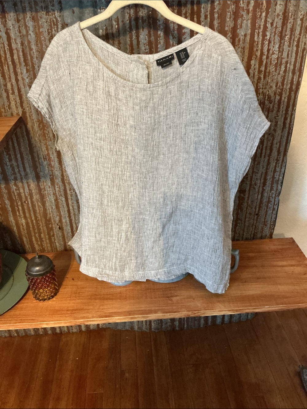 Tahari Light Gray Short-Sleeve Linen Button Down Shirt